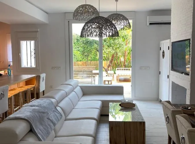 펜션 Alquilaeasy Naranjos - Tulum House - Amazing La Concha Mountain View 마르베야