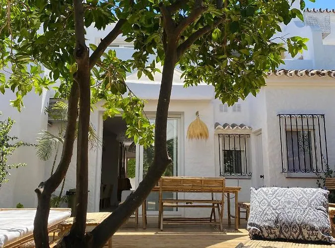 펜션 Alquilaeasy Naranjos - Tulum House - Amazing La Concha Mountain View 마르베야